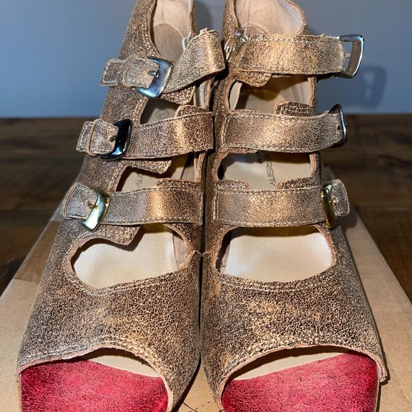 NIB Women's Unity in Diversity Buttercup Red Open Toe Booties EUR 41 US 10 - Picture 5 of 8